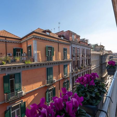 Teatro Toledo 272 Bed & Breakfast Napoli Dış mekan fotoğraf