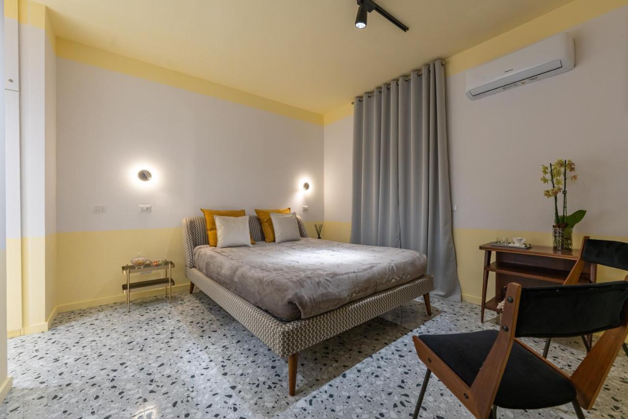 Teatro Toledo 272 Bed & Breakfast Napoli Dış mekan fotoğraf