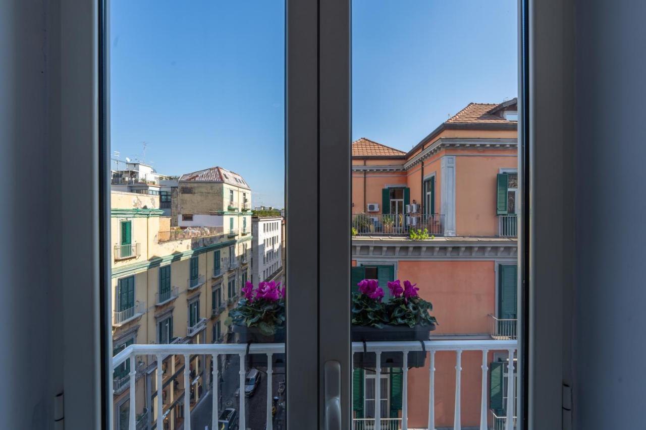 Teatro Toledo 272 Bed & Breakfast Napoli Dış mekan fotoğraf