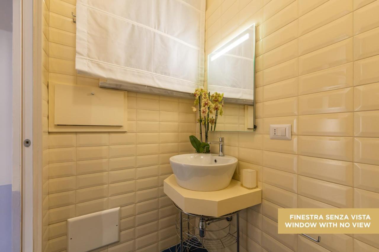 Teatro Toledo 272 Bed & Breakfast Napoli Dış mekan fotoğraf